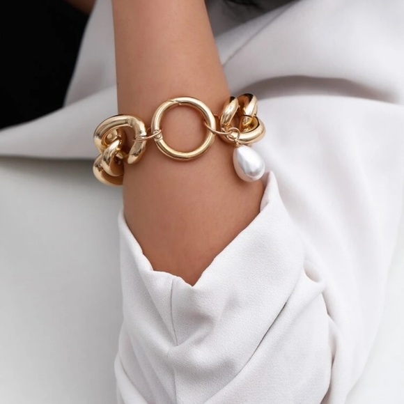 Zara Jewelry - Faux pearl decor bracelet